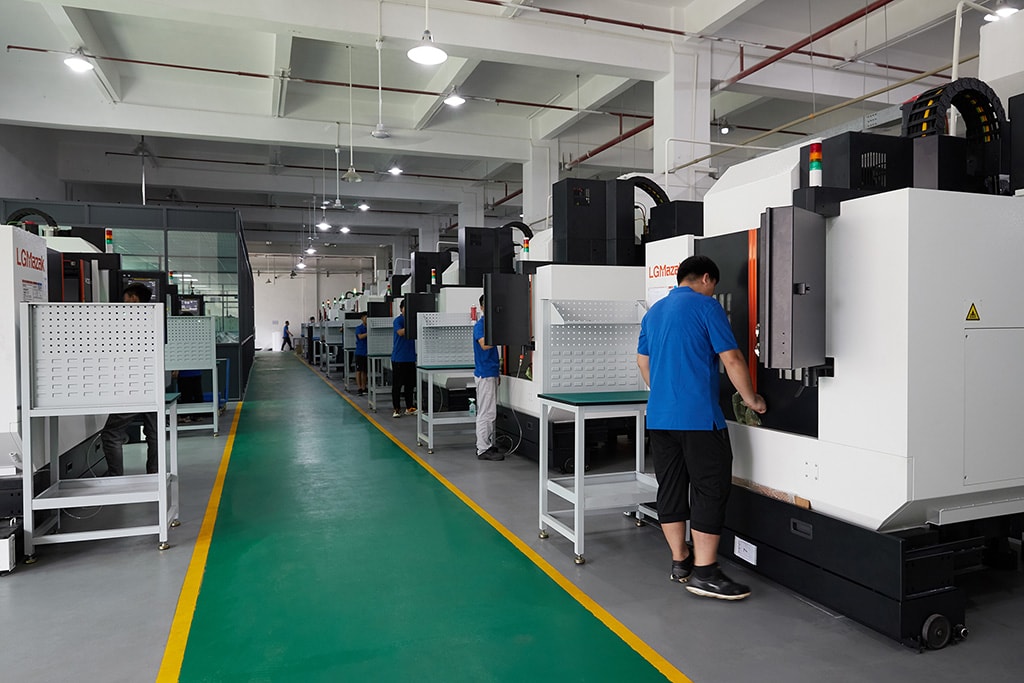 3 axis,4 axis, and 5 axis CNC Machining workshop of CNC Turned Components 
